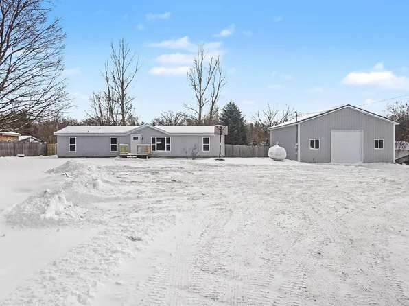 5900 E 36th St, White Cloud, MI 49349