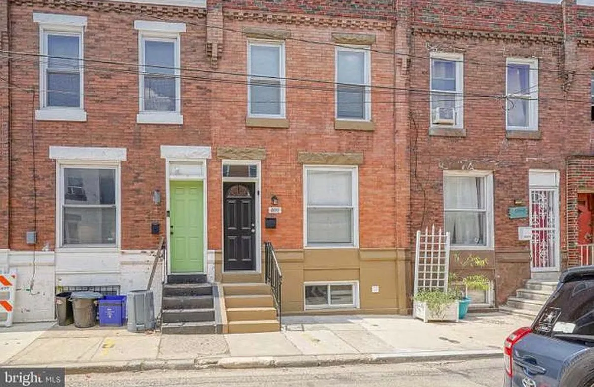 4 bed, 1120 sqft, $1,850 — Photo 1