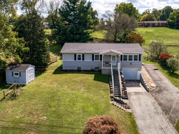 167 Bowens Rd, Pembroke, VA 24136