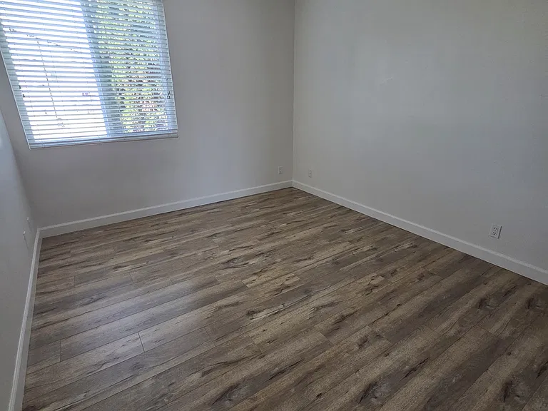 1130 Rexford Dr #7 — Photo 11