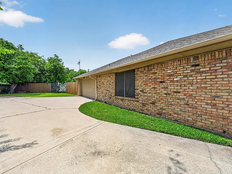 3921 Timberidge Dr — Photo 25