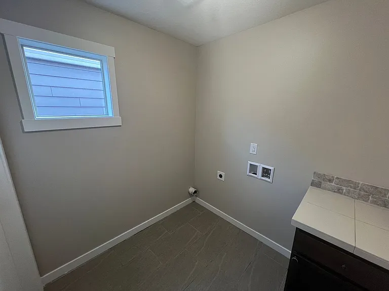 2641 NE 130th Ct — Photo 27