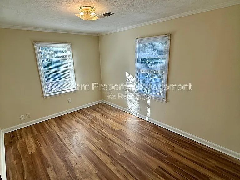202 Realty St — Photo 10