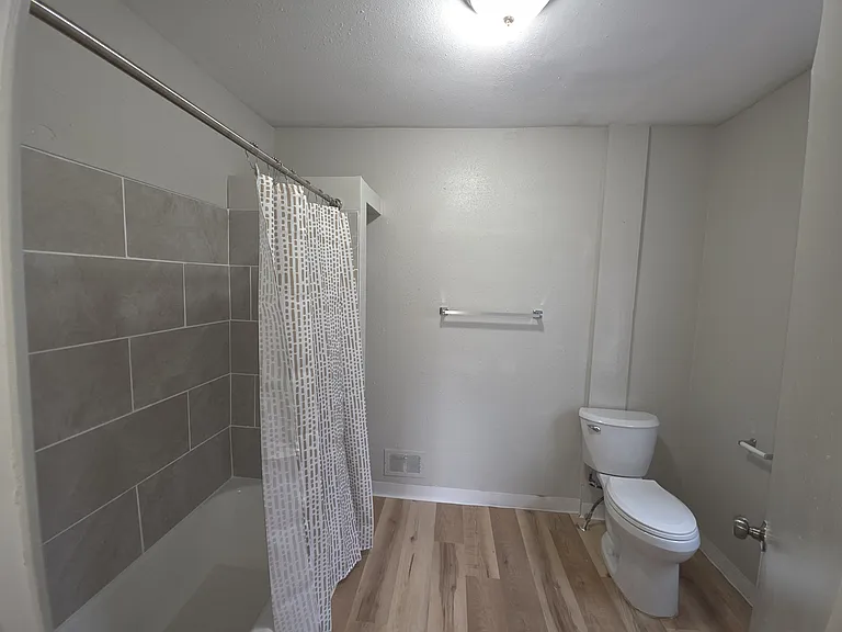 217 Bessemer Ave #2 — Photo 9