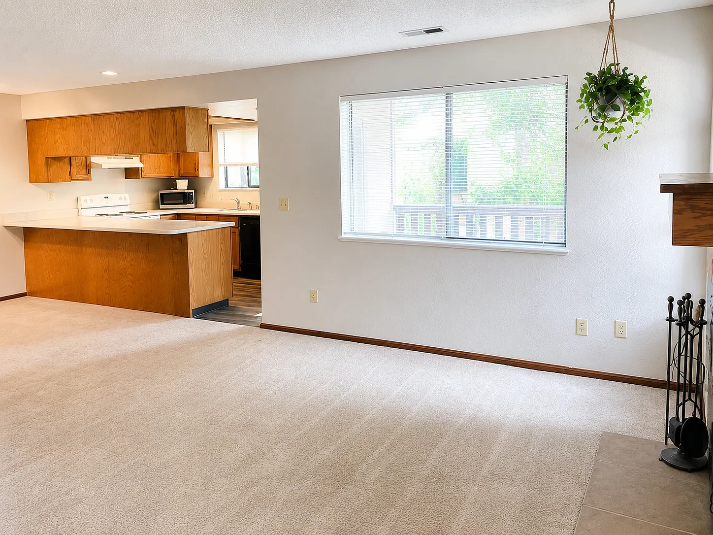 1 bed, 768 sqft, $1,695 — Photo 2