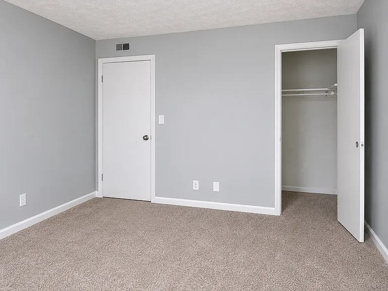 2202 Mercury Blvd #C28 — Photo 3