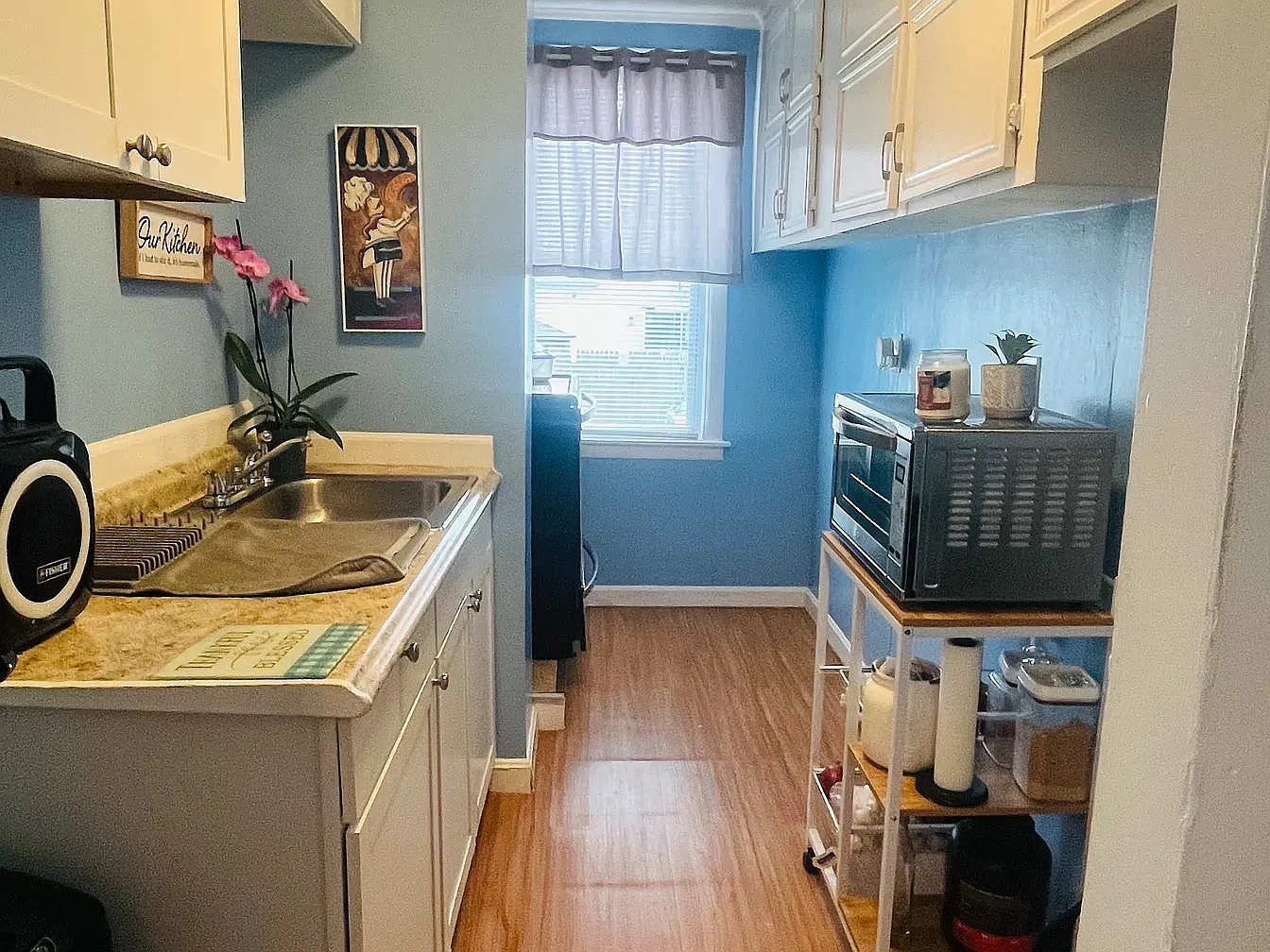 3 bed, 1000 sqft, $2,495 — Photo 1