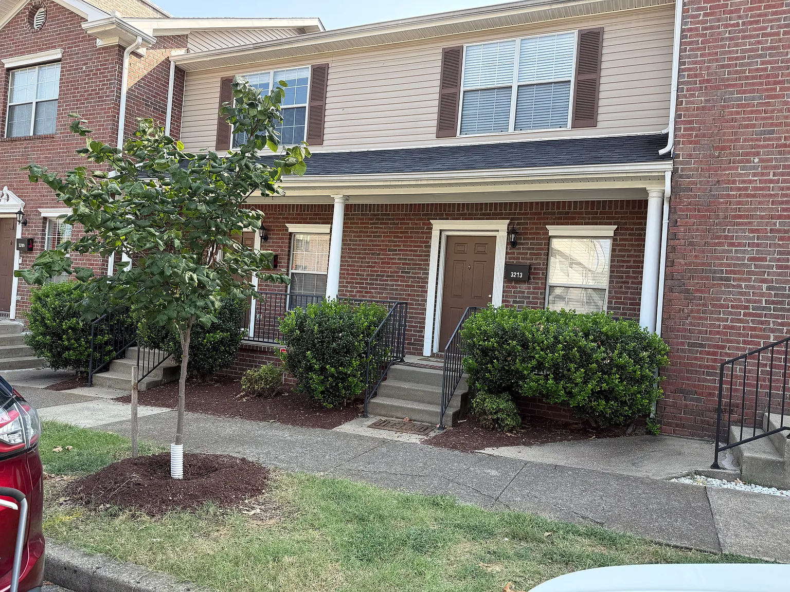2 bed, 2.5 bath, 1300 sqft, $2,200 — Photo 1
