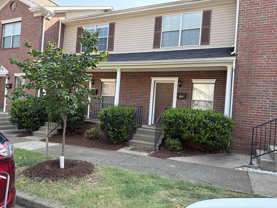3211 Long Blvd