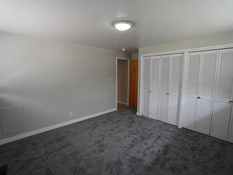 4402 Jefferson Ave — Photo 10