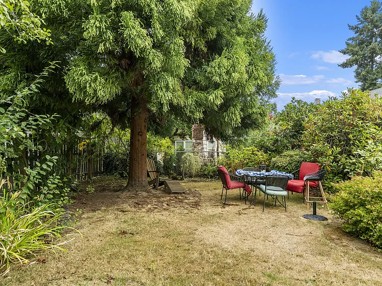 2567 NW Raleigh St — Photo 8