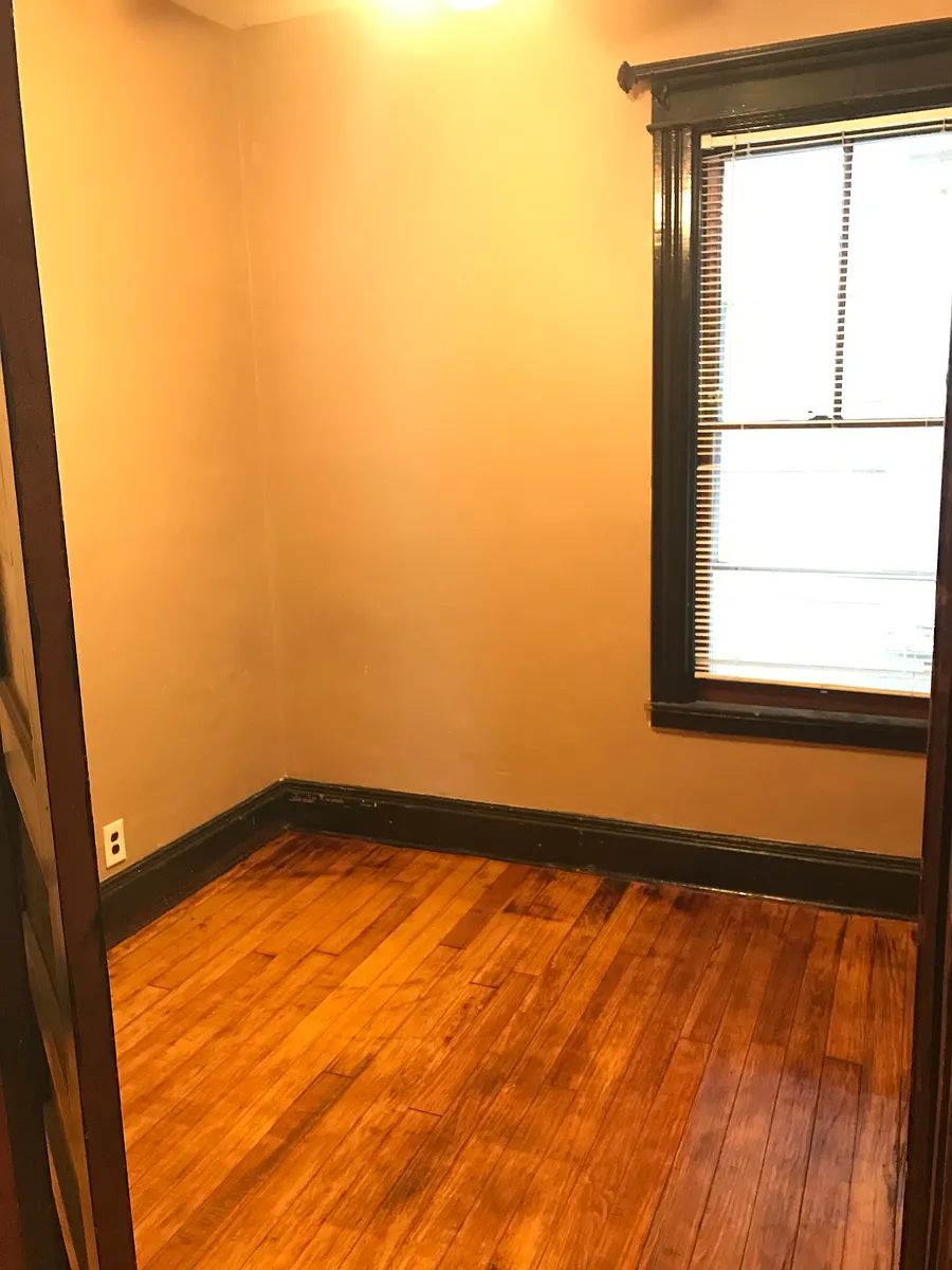 Building Photo - 477 Hudson Ave #2