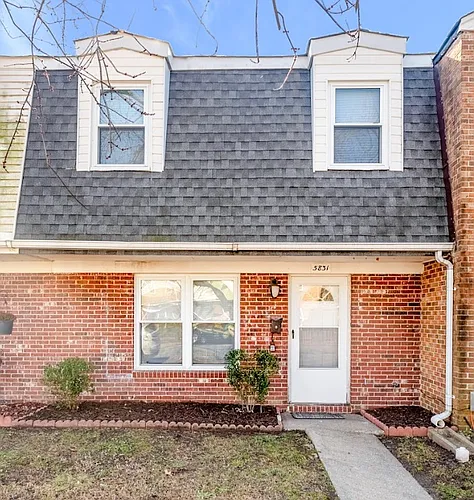 5831 E Hastings Arch #1 Photo 1