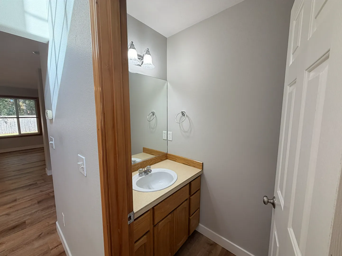 Gorgeous 4 Bedroom Home in Battle Ground for Lease - 1510 SE 3rd Ave — Photo 2