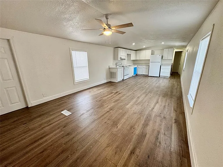 112 Laureti Ln — Photo 4