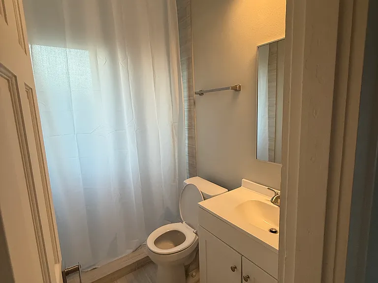 350 Ockley Dr — Photo 17