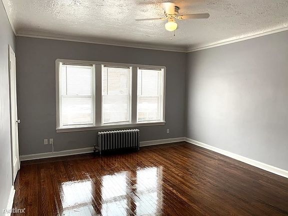 2nd image of 1365 Clarence Ave APT 106