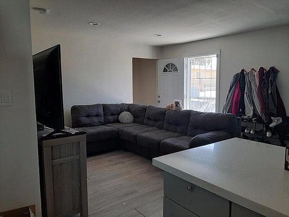 2nd image of 209 S 1st St