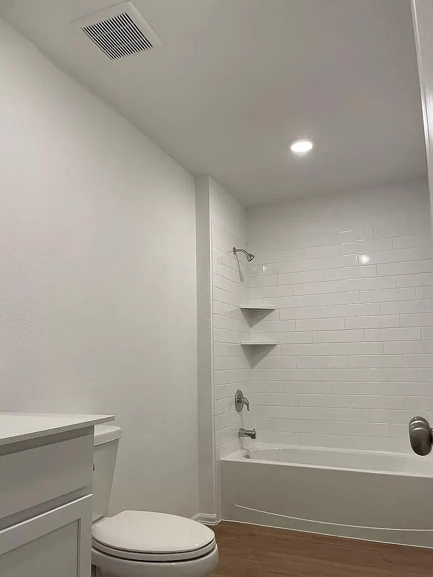 3 bed, 2.0 bath, 1252 sqft, $1,700 — Photo 3