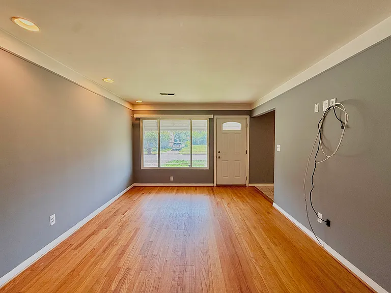 29014 Block St — Photo 16