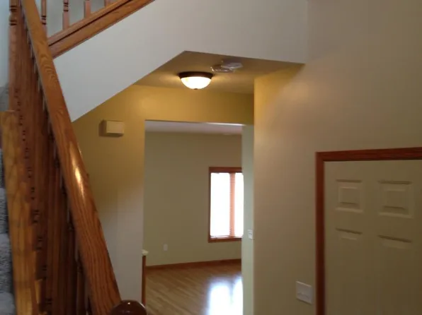 2103 Linden Trl, North Mankato, MN 56003
