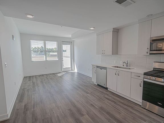 3rd image of 26701 McBean Pkwy #215