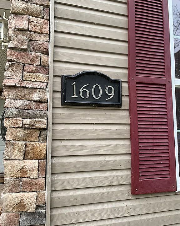 2nd image of 1609 Prospect St