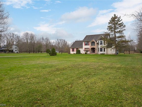 2nd image of 44565 Stang Rd