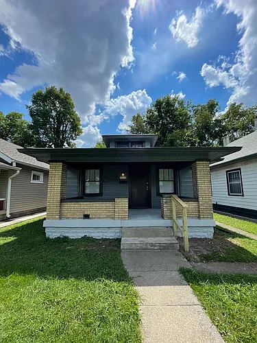 1039 W 36th St Photo 1