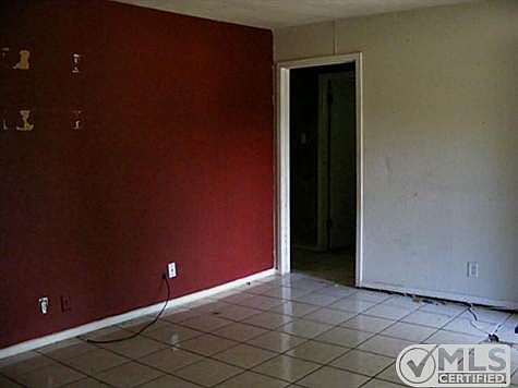 2nd image of 5213 Mack Rd