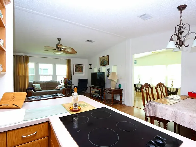 6357 Lichfield Ln — Photo 10