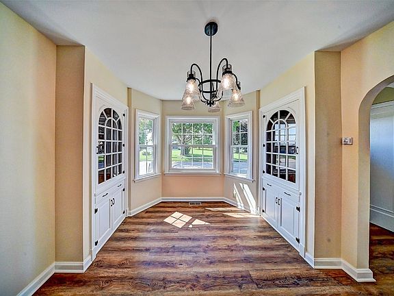 5th image of 302 Walnut St