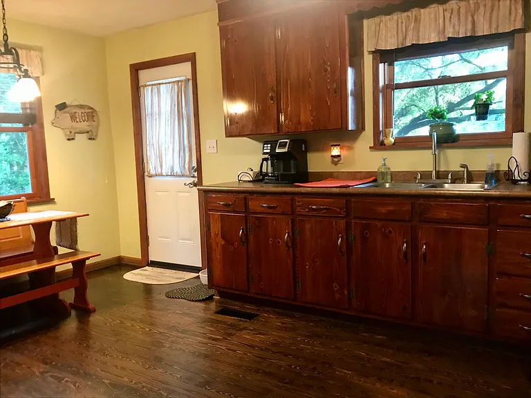 3357 Mount Pleasant Blvd — Photo 8