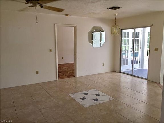 4th image of 25564 Fenner Cir