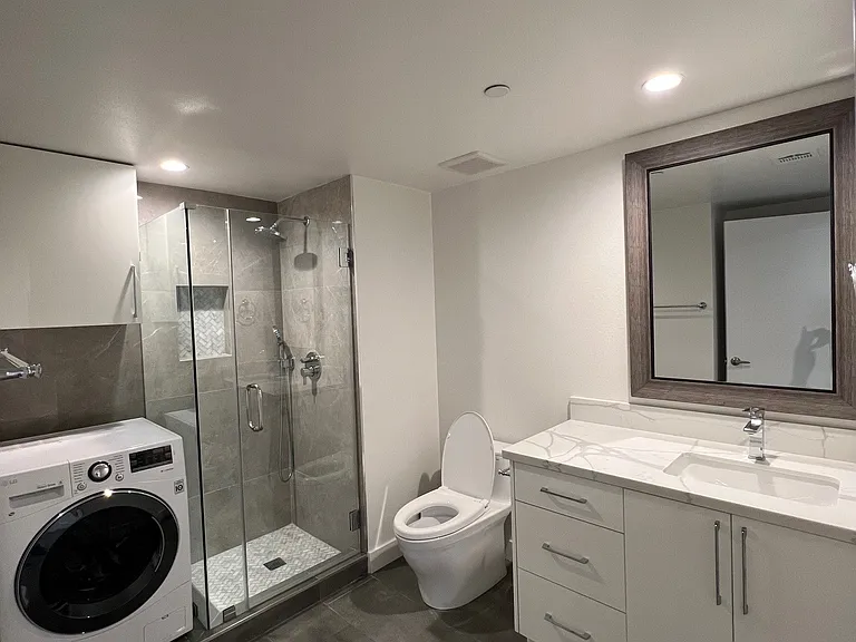 Glenoaks Residences — Photo 18
