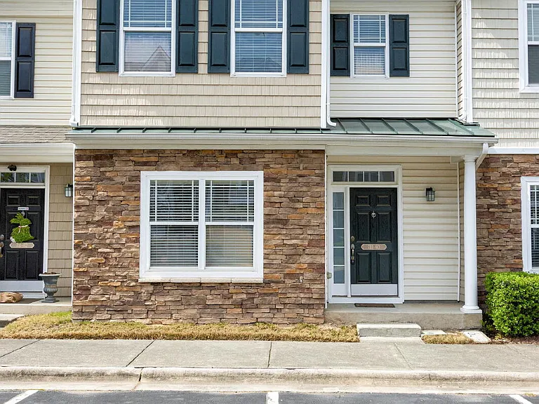711-60 Keystone Park Dr — Photo 2