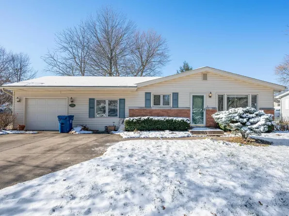 1316 1st St, Coal Valley, IL 61240