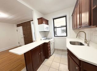 21-14 Crescent St #A5, Astoria, NY 11105