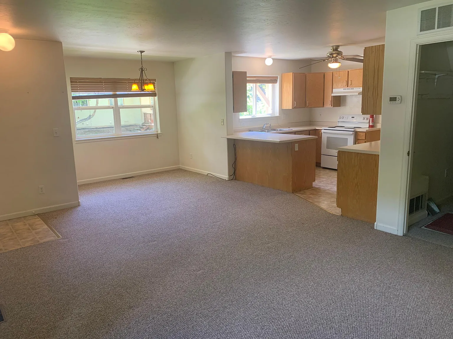 2 bed, 2.5 bath, 1308 sqft, $3,200 — Photo 4