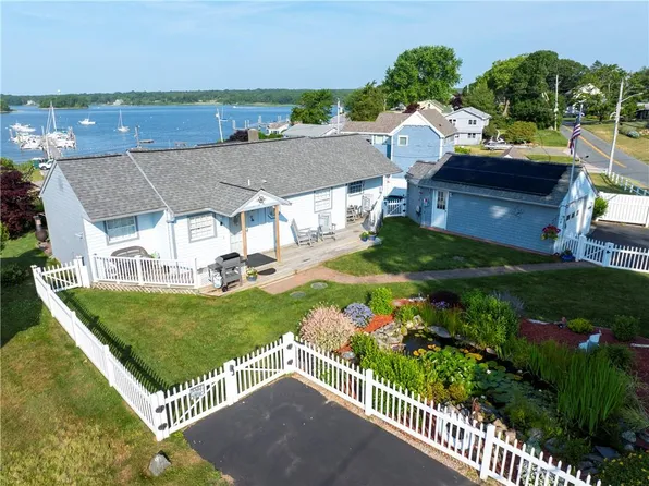 44 Harbour Island Rd, Narragansett, RI 02882
