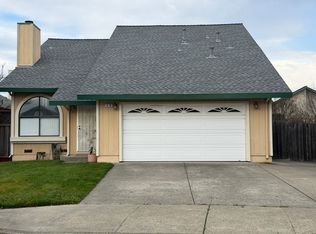 518 Christopher Way, Windsor, CA 95492