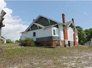 601 SE 3rd St, Carrabelle, FL 32322