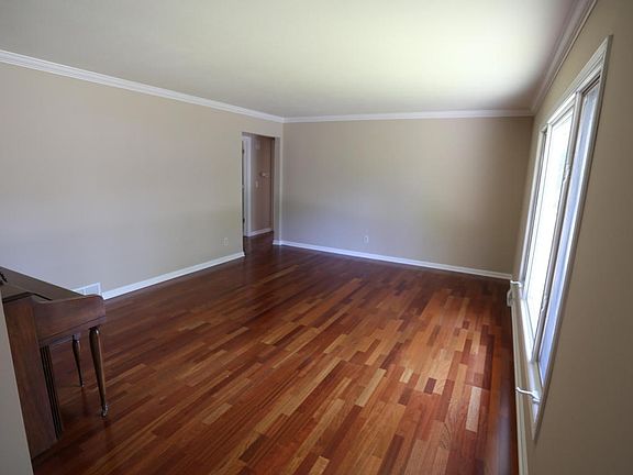 2nd image of 1754 Auburn Ave NE