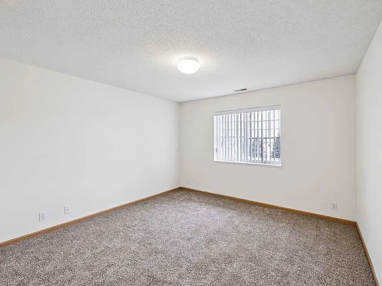 Northbrook Apartments — Photo 325