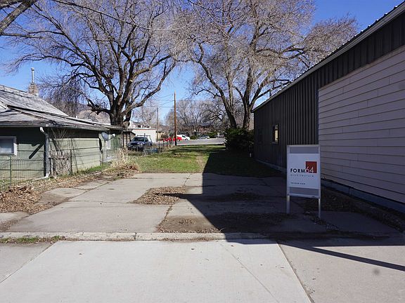 2nd image of 121 Grand Ave