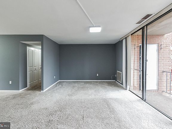 5th image of 734 Quince Orchard Blvd #734