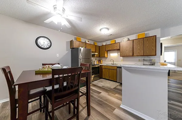 Casalon Parkway Apartments — Photo 1