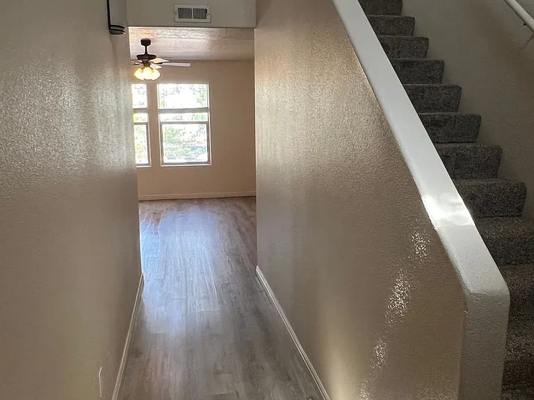 296 N Torrey Pines Cir — Photo 21