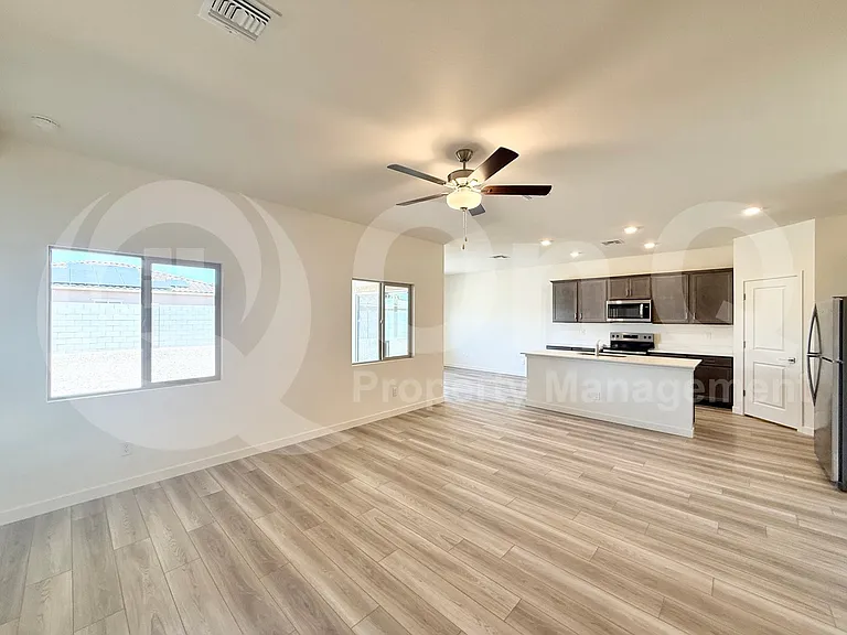634 W Red Hawk Ct — Photo 7