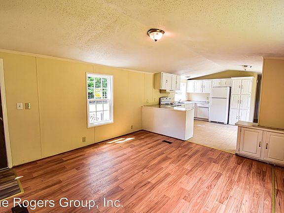 3rd image of 2078 Possum Ln